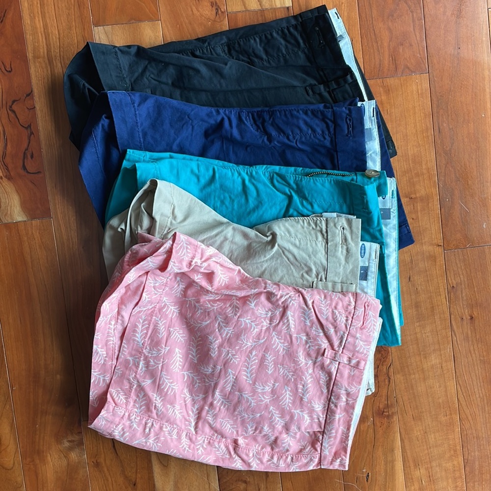 Bundle of 5 Old Navy shorts size 6